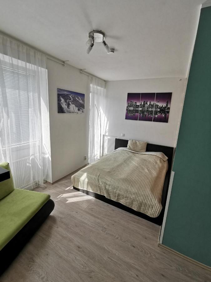 Apartman Mustang Klinovec Loučná pod Klínovcem Exteriör bild