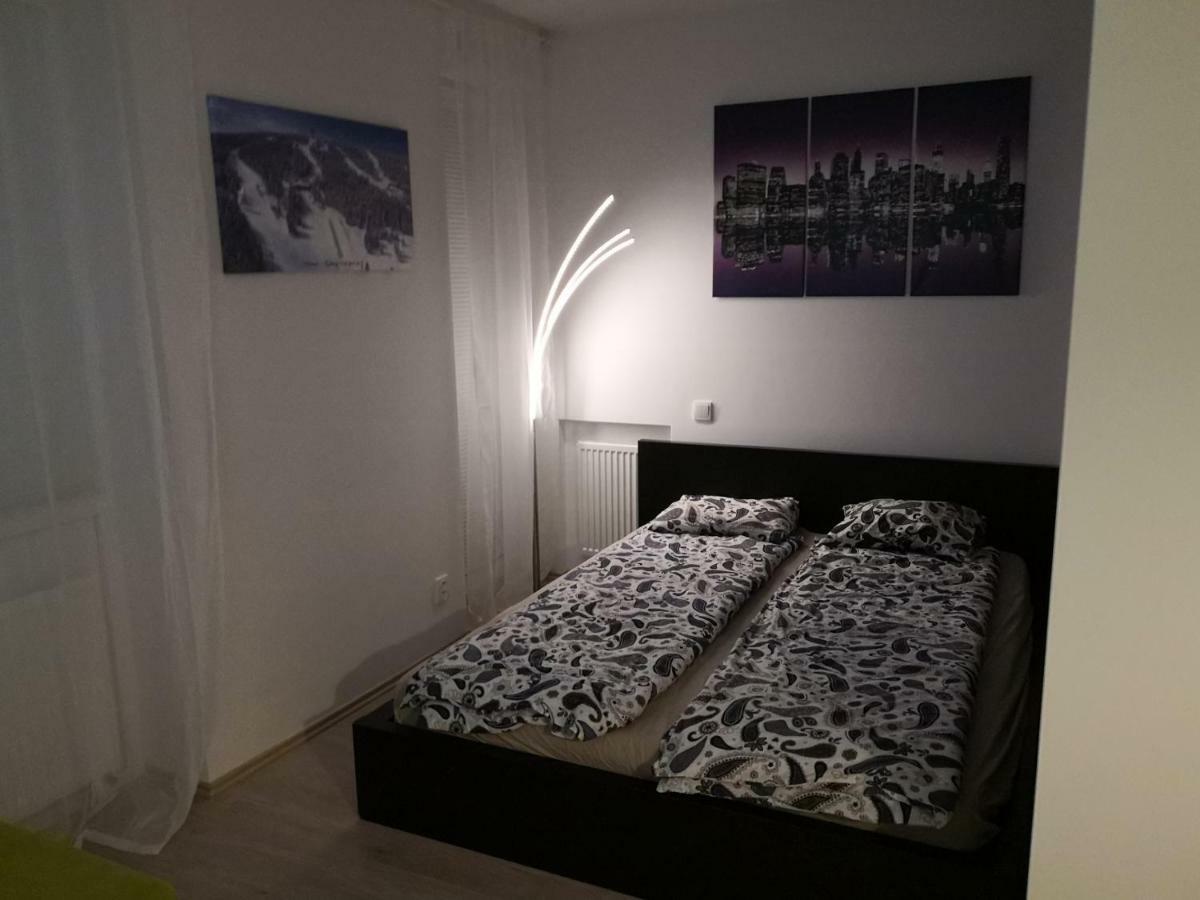 Apartman Mustang Klinovec Loučná pod Klínovcem Exteriör bild